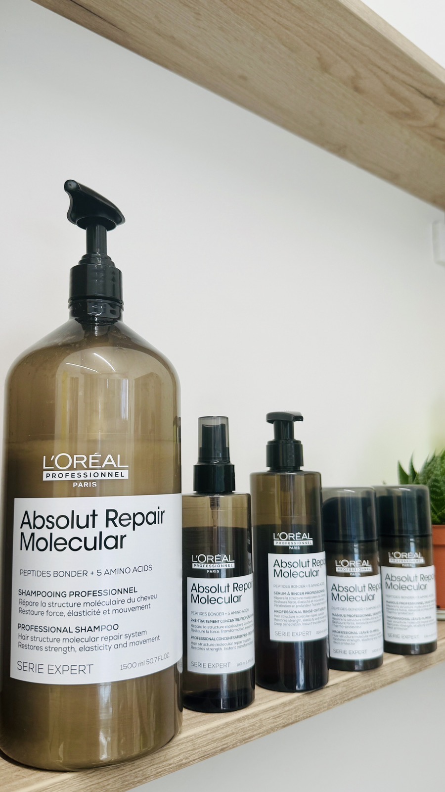 L'Oréal Professionnel Absolut Repair Molecular linija proizvoda u studiju